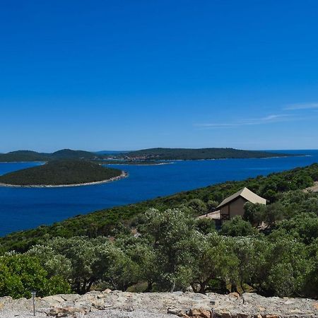 Glamping Tents And Mobile Homes Trasorka Veli Lošinj Dış mekan fotoğraf