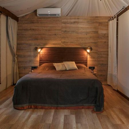 Glamping Tents And Mobile Homes Trasorka Veli Lošinj Oda fotoğraf