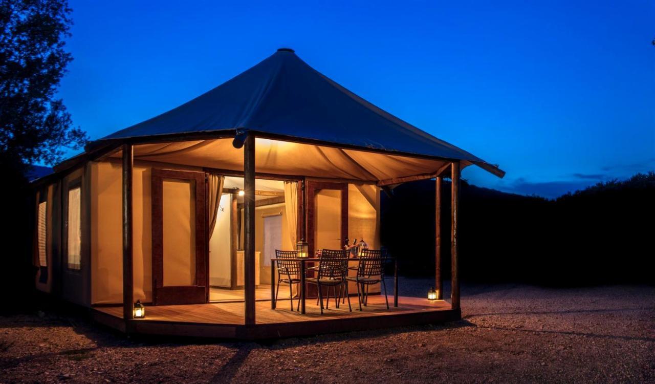 Glamping Tents And Mobile Homes Trasorka Veli Lošinj Dış mekan fotoğraf