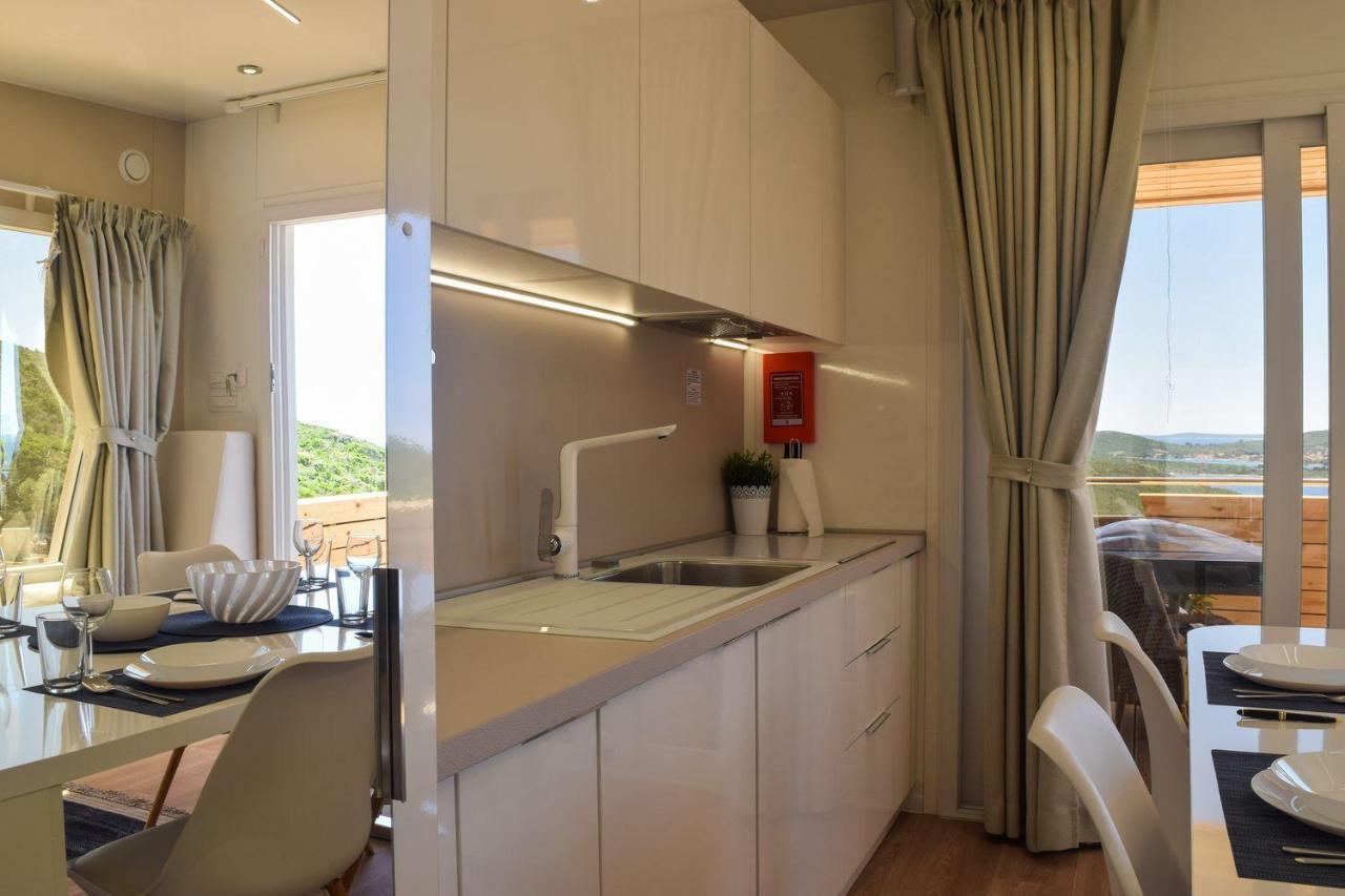 Glamping Tents And Mobile Homes Trasorka Veli Lošinj Dış mekan fotoğraf