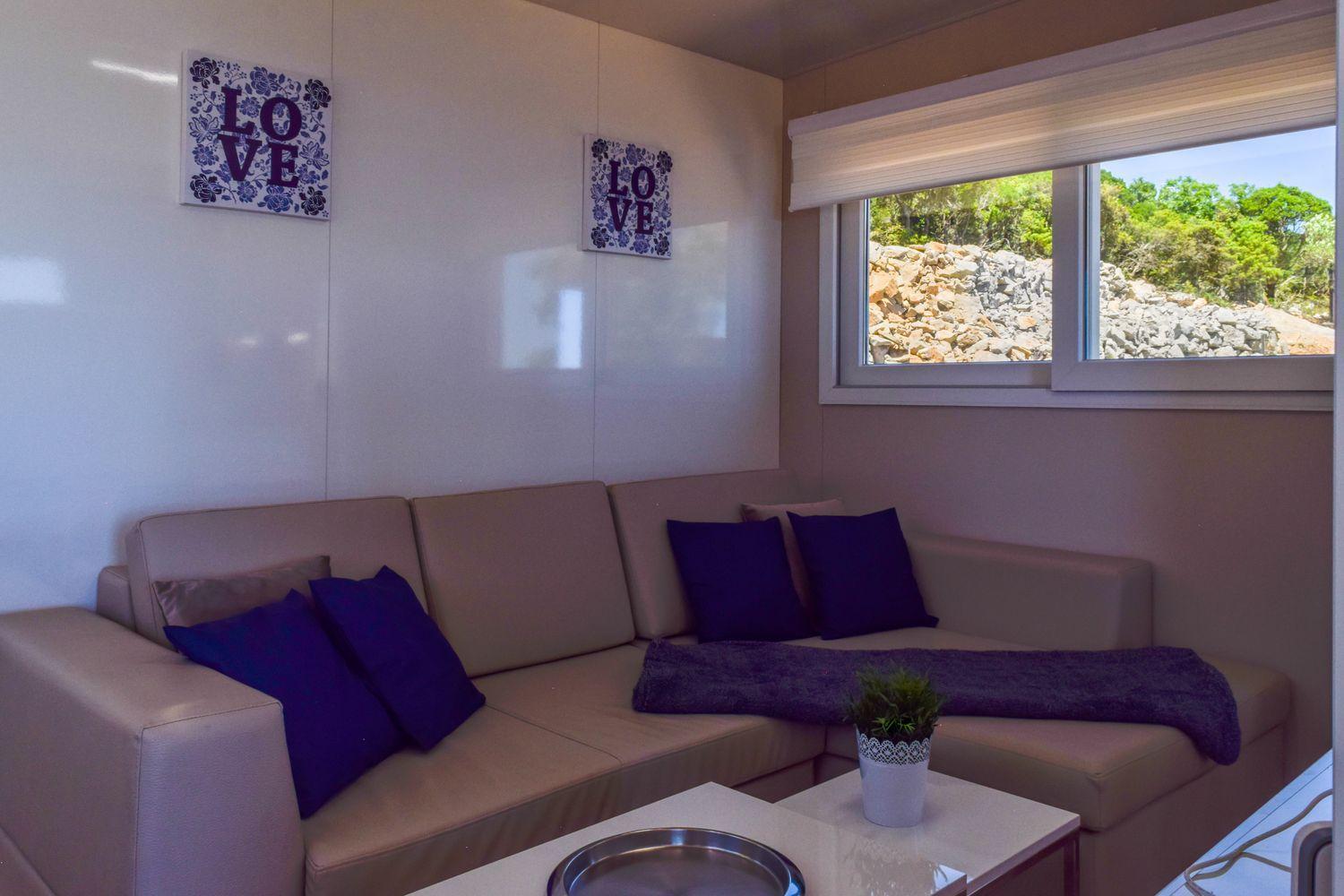 Glamping Tents And Mobile Homes Trasorka Veli Lošinj Oda fotoğraf