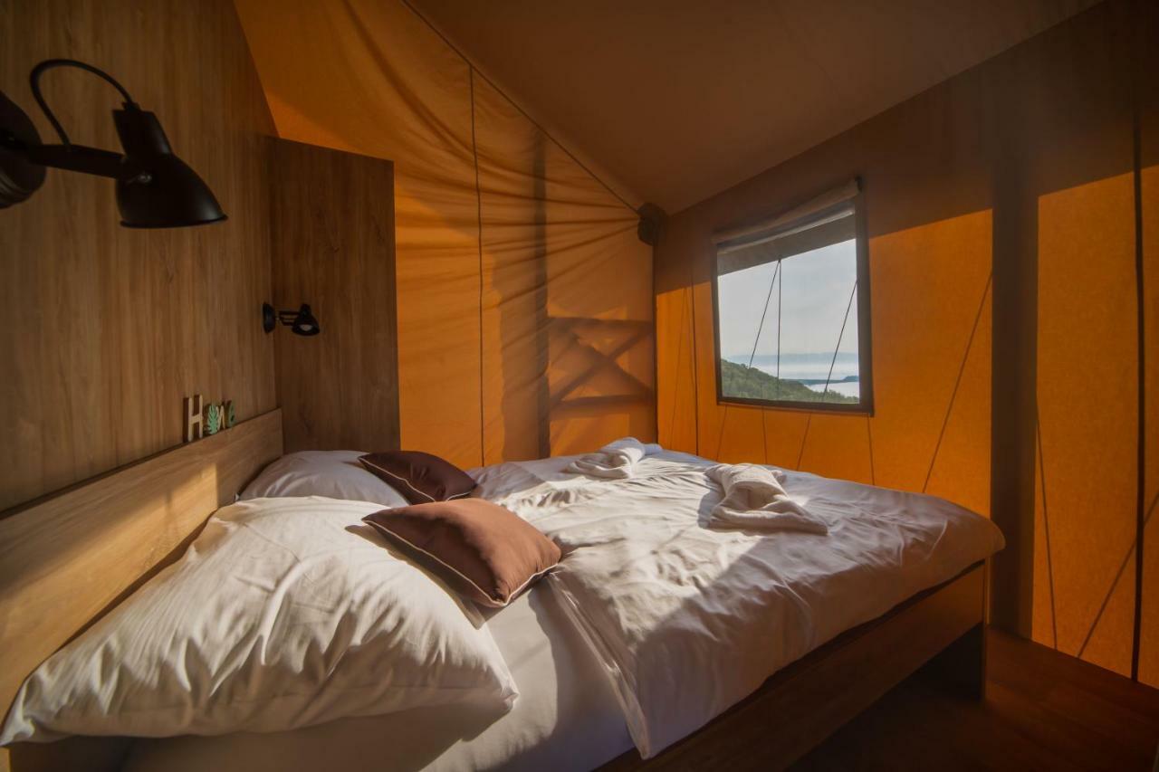 Glamping Tents And Mobile Homes Trasorka Veli Lošinj Dış mekan fotoğraf
