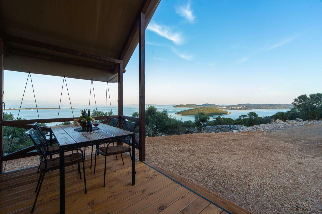 Glamping Tents And Mobile Homes Trasorka Veli Lošinj Dış mekan fotoğraf