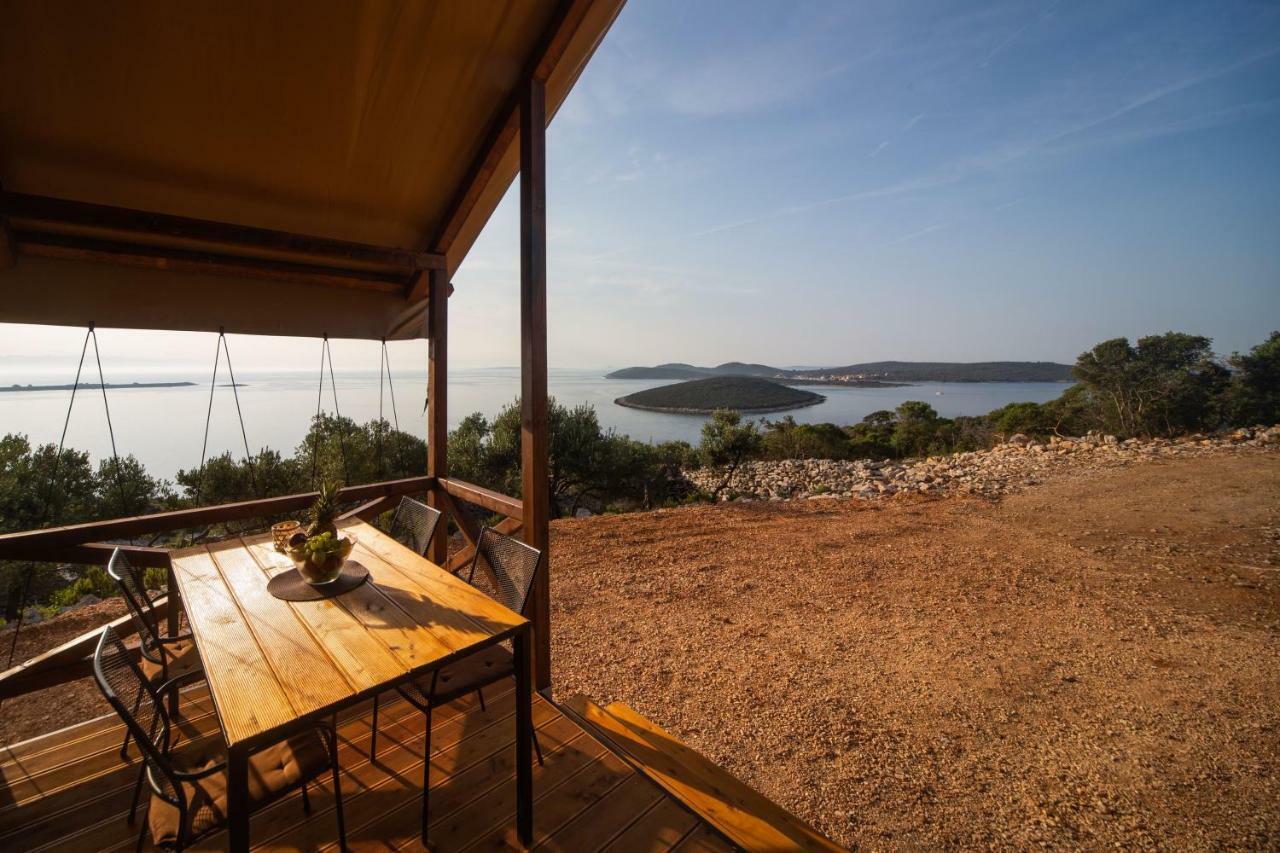 Glamping Tents And Mobile Homes Trasorka Veli Lošinj Dış mekan fotoğraf