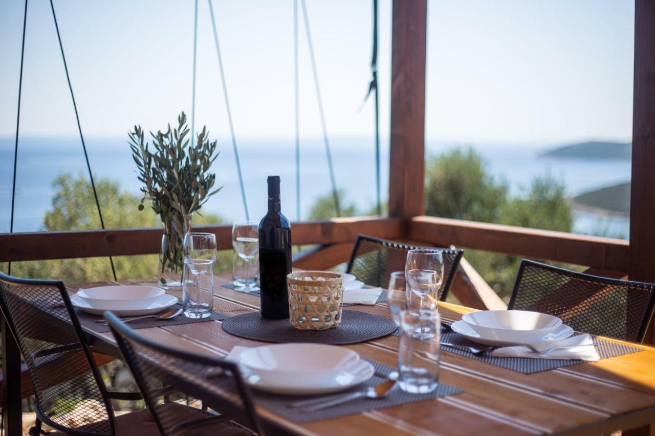 Glamping Tents And Mobile Homes Trasorka Veli Lošinj Dış mekan fotoğraf
