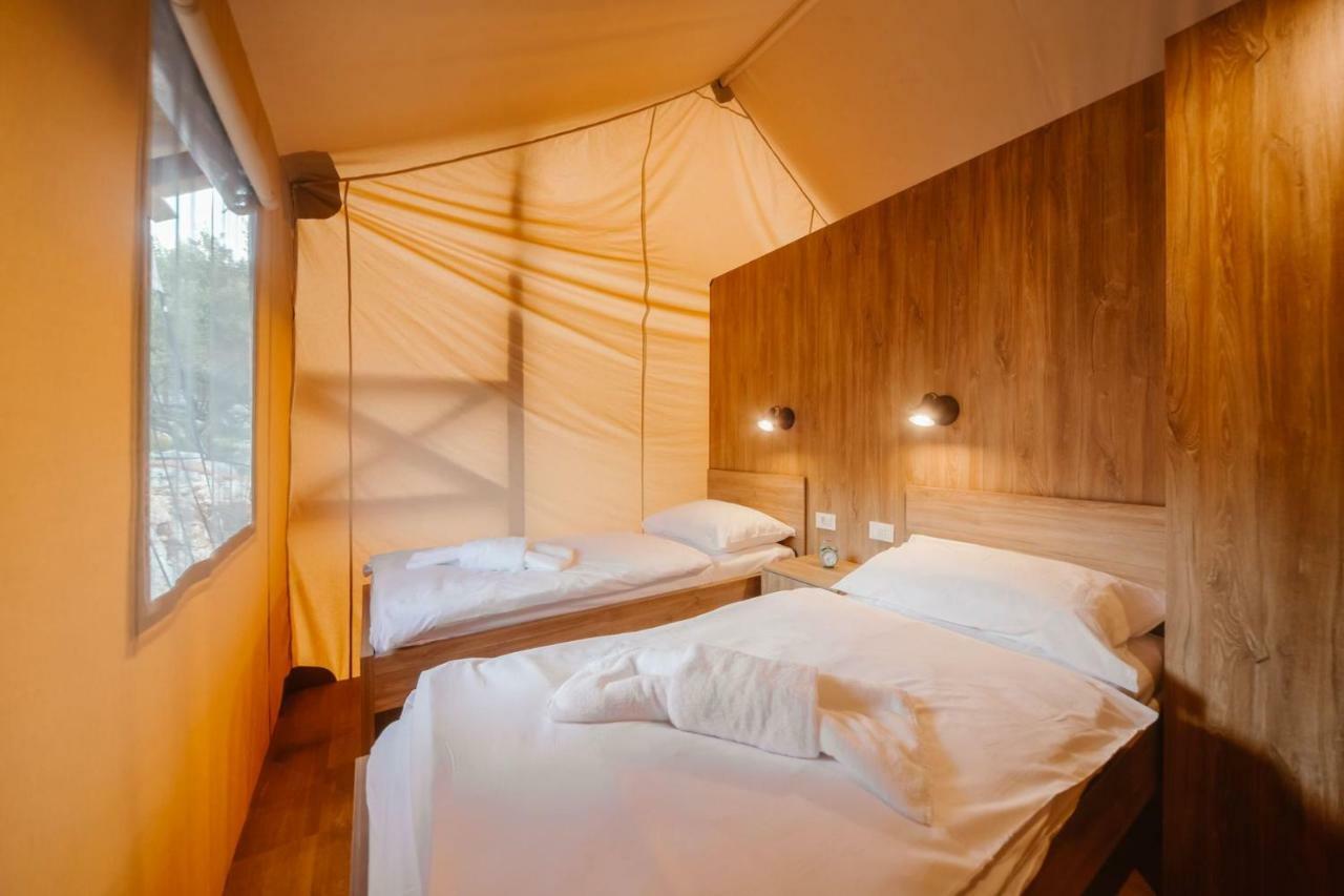Glamping Tents And Mobile Homes Trasorka Veli Lošinj Dış mekan fotoğraf