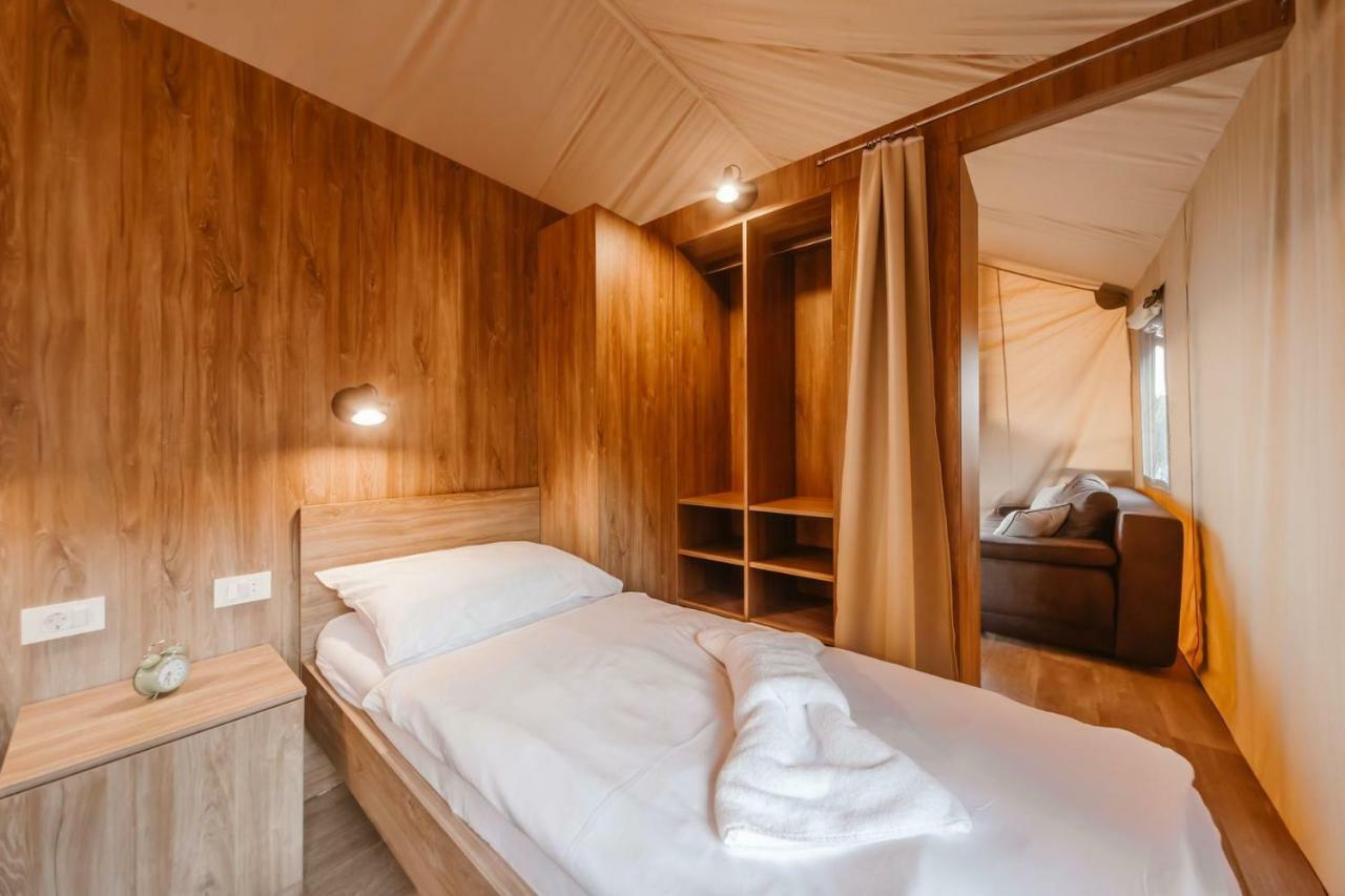 Glamping Tents And Mobile Homes Trasorka Veli Lošinj Dış mekan fotoğraf